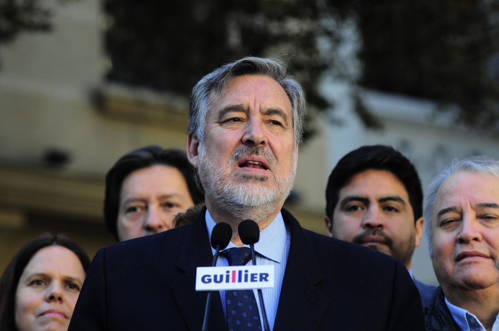 Guillier y determinación del Frente Amplio: “Uno espera en política que la gente tenga posiciones definidas”