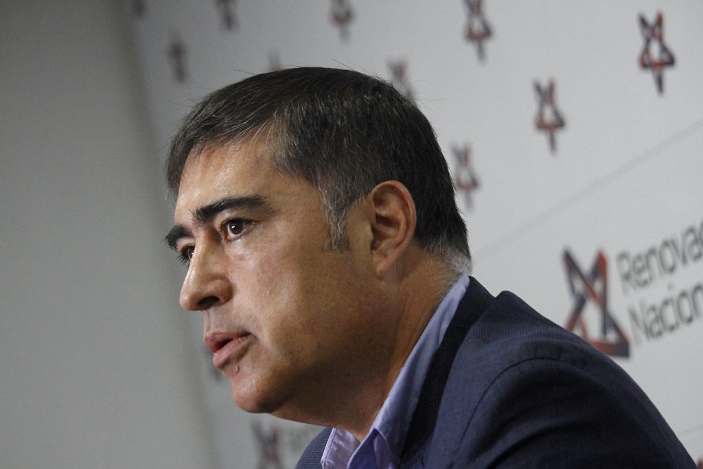 Mario Desbordes por delitos de lesa humanidad: “Ha habido mano ultragenerosa sólo con un lado”