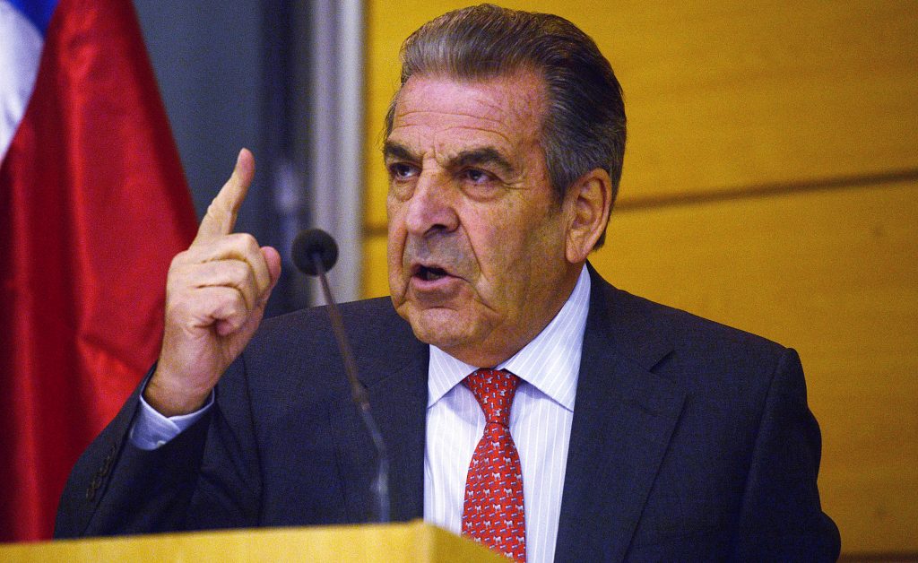 Eduardo Frei volvió a ser internado en la Clínica Alemana