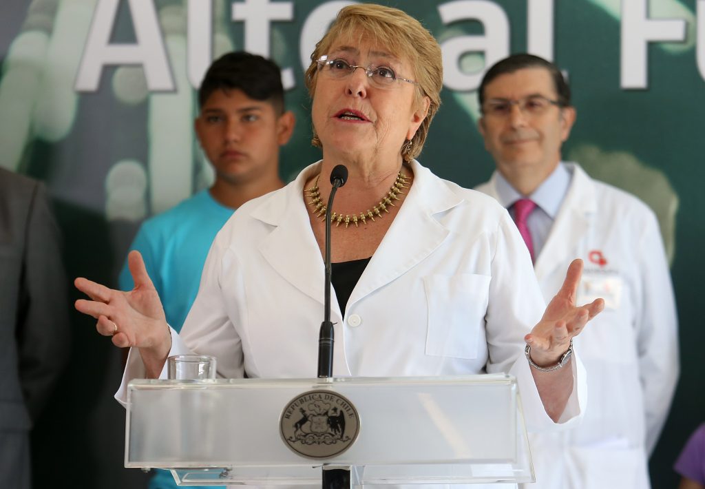 Presidenta Bachelet “se alegra” por posición de Chile Vamos en gratuidad