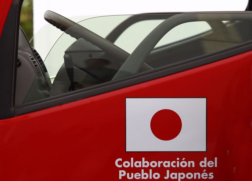 Embajada de Japón dona camión simulador de terremotos a la ONEMI