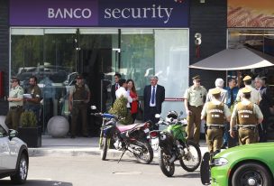 Cinco delincuentes protagonizaron robo frustrado en sucursal de Banco Security