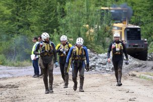 Se suspendieron las labores de rescate en Villa Santa Lucía por malas condiciones climáticas