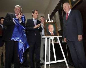 Ricardo Lagos asiste a Instituto Nacional para ceremonia de reposición de cuadros de Ex Presidentes