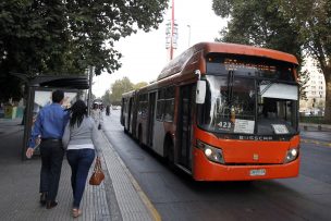 Fiestas de fin de año: Disponen de plan especial para usuarios del Transantiago