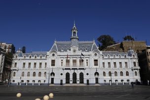 Descubren un feto en basurero en Plaza Sotomayor de Valparaíso