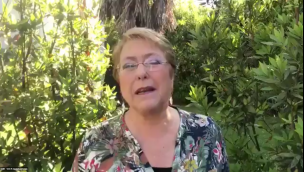 La Presidenta Michelle Bachelet llama a votar a través de Twitter