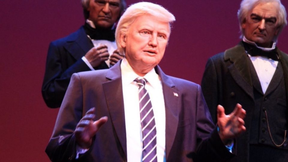 VIDEO | Disney presentó a robot parlante de Trump… y se llenó de troleos