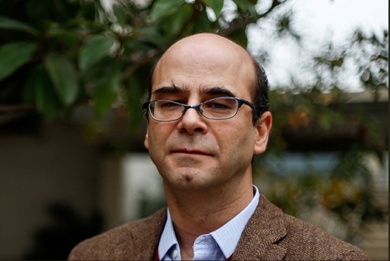 Fernando Atria sobre la Teletón: “Es como un gran bingo, un espectáculo conmovedor, pero la salud de las personas no puede depender de un bingo”