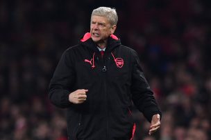 VIDEO | Wenger golpeó la mesa y habló sobre el futuro de Alexis