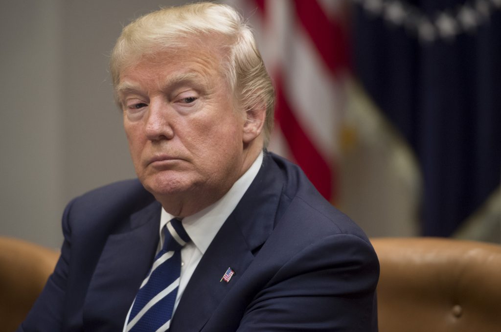 Twitter bloqueó la cuenta personal de Donald Trump temporalmente y podría ser suspendida permanentemente