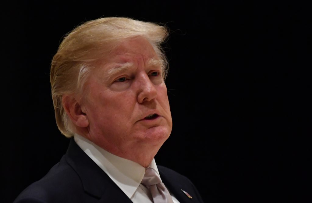 Trump propone un presupuesto con recortes en gastos sociales