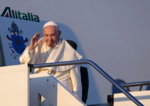 Papa Francisco comenzó su viaje hacia Chile