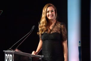 Jessica Alba presentó a su hijo recién nacido en redes sociales