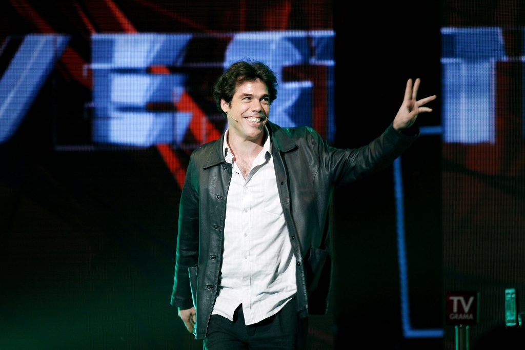 Álvaro Escobar volverá a la pantalla con un nuevo proyecto en CHV