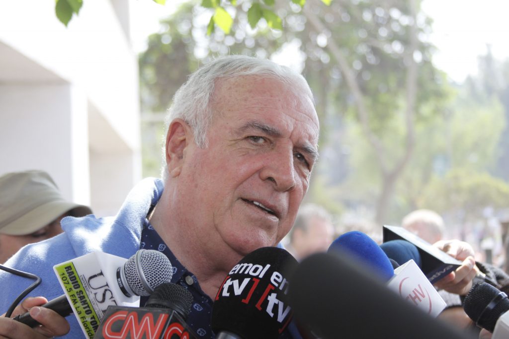 Alcalde Zarhi por polémico despido de empleada: “Me habría encantado con la minifalda al lado”