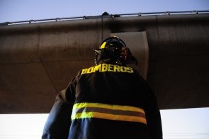 Incendio en la Clínica Santa María provoca una gran nube de humo en Santiago