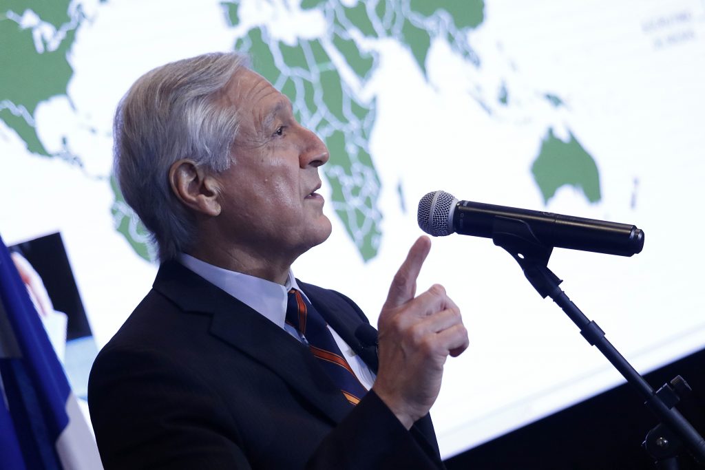 Heraldo Muñoz le respondió sin miedo a Donald Trump: “Los haitianos son un ejemplo en Chile”