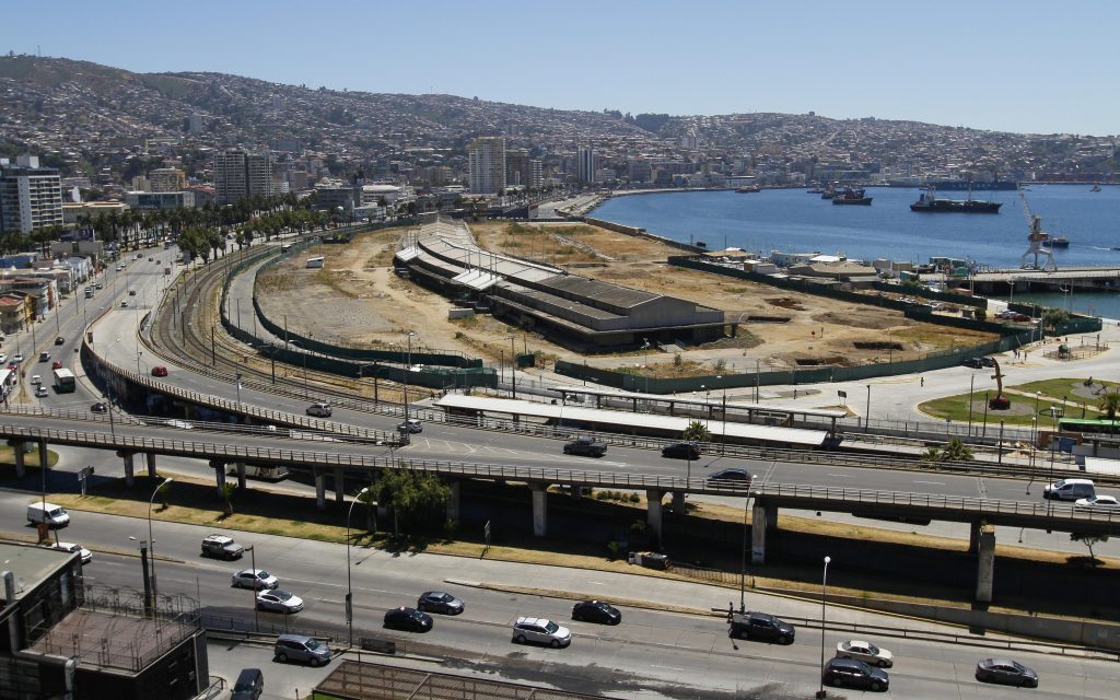 Iván Poduje, arquitecto, por borde costero de Valparaíso: “El mall estaba fuera de escala”