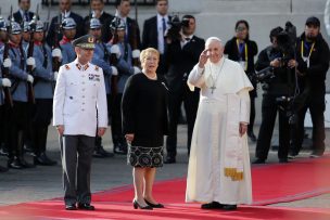 Presidenta Bachelet recibe al Papa Francisco en La Moneda