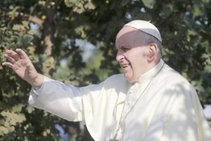 Papa Francisco ya tomó el avión que lo llevará a Temuco