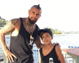 Le duró poco: Hijo de Arturo Vidal cerró su canal de Youtube por una desagradable razón