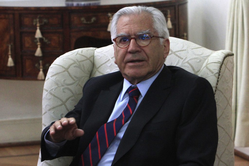 Ministro Fernández tras reunión con el General Villalobos: “Instruí que acelerara la investigación”