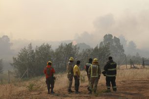 Autoridades mantienen Alerta Roja en la comuna de Los Ríos