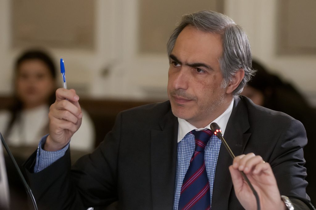 Francisco Chahuán por críticas de Evópoli a nombramiento de Pablo Piñera como embajador: “Llamo a Felipe Kast a definirse si está en el oficialismo o no”