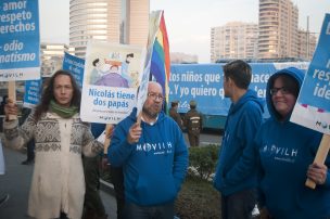 Movilh protestó en el Vaticano por visita del Papa y anunció manifestación en Santiago