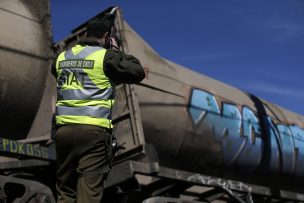 Conductor de automóvil murió tras ser embestido por tren de carga en Maipú