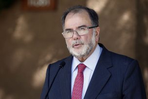 Gobierno confirma que ministro Rodríguez Grossi sufrió preinfarto cerebral