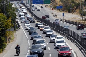 Más de 270 mil vehículos salieron de la Región Metropolitana entre viernes y sábado