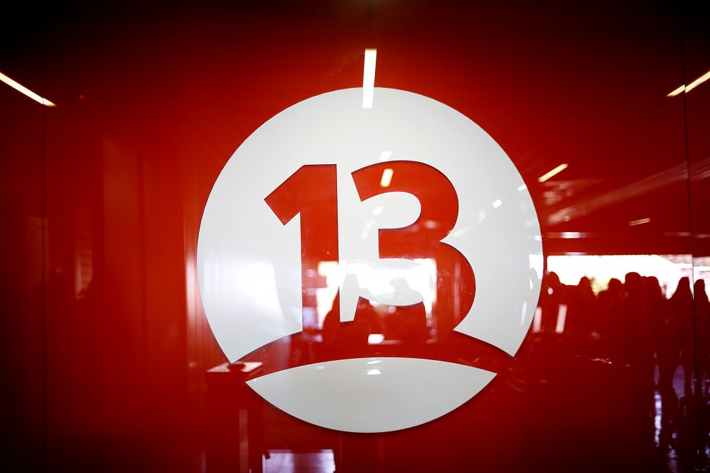 Emblemática figura de prensa deja prensa de Canal 13 y asume gerencia en empresa dueña de la estación