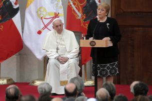 Presidenta Bachelet enfatizó diferencias con la visita de Juan Pablo II