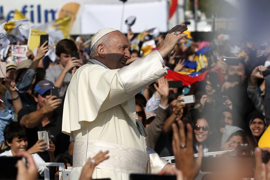 Multitudinaria recepción al papa Francisco en el Parque O’Higgins