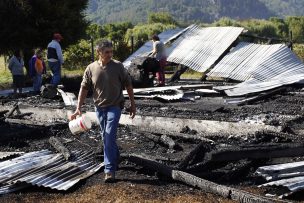 Fiscalía de Alta Complejidad ordenó peritajes de PDI por incendios en capillas