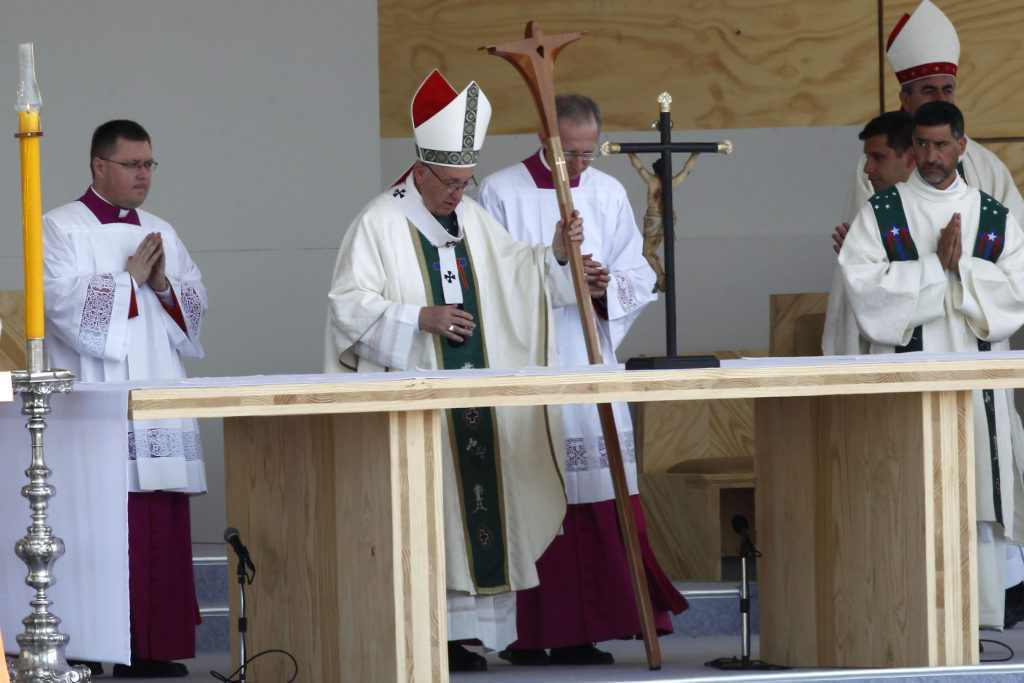 Papa en misa del parque: “Los chilenos son los que más saben de reconstrucción”