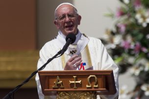 Papa Francisco asegura que la remoción de personas no es la solución, pero 