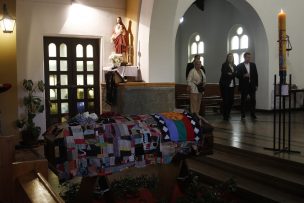Vecinos de Las Cruces reciben con sus propios antipoemas los restos de Don Nica