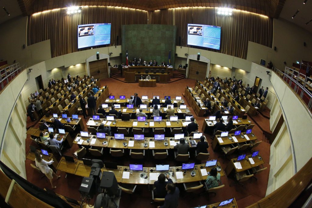 Aprueban proyecto que incluye educación financiera en enseñanza media