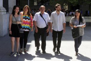 Frente Amplio critica vacaciones de Villalobos: 