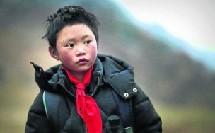 El niño que llegó congelado a clases en China recibirá una pequeña parte de las donaciones