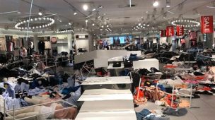 Destrozan tiendas de H&M como protesta por publicidad considerada racista