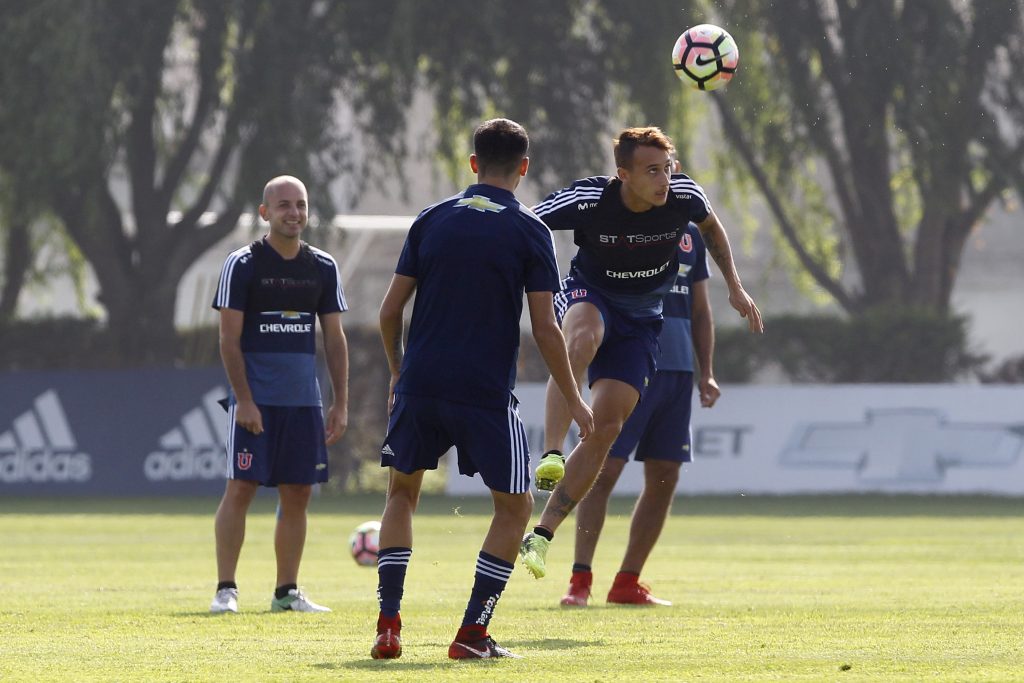 “Sería lindo jugar ante el Manchester United y contra todas esas figuras”