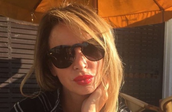FOTO | Eva Gómez sigue disfrutando de la playa junto a la Tía Sonia