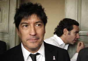 Foto de Iván Zamorano con el Papa generó críticas en las redes sociales