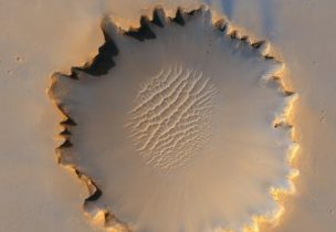 Detectan abundantes glaciares cerca de la superficie de Marte