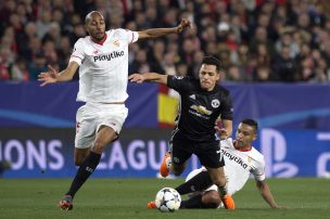 Con Alexis en cancha el Manchester United logró un empate en Sevilla