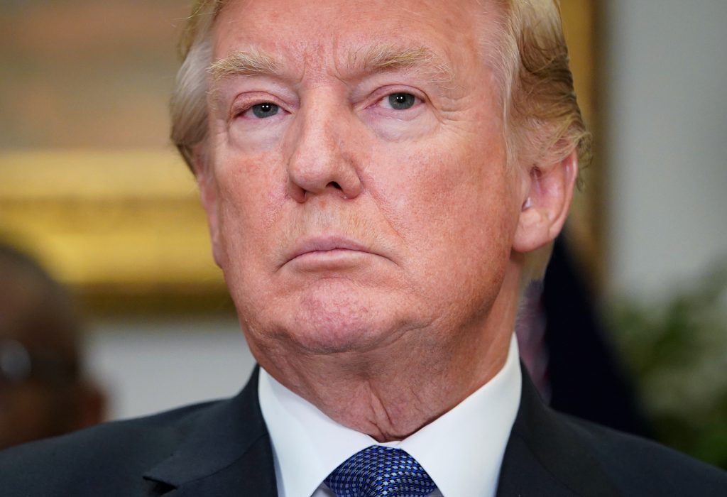 Donald Trump discute con el Pentágono la posibilidad de financiar el muro